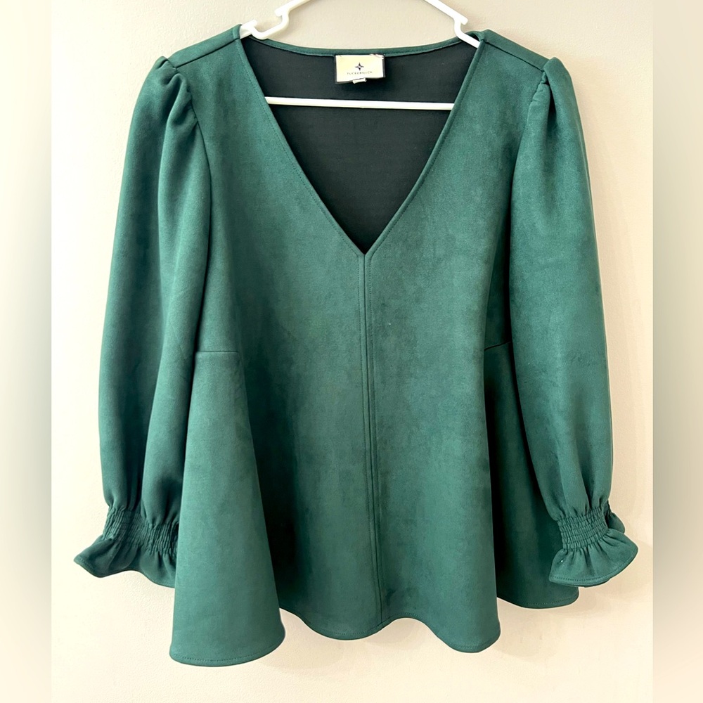 Tuckernuck size L green suede shirt with scrunched sleeves